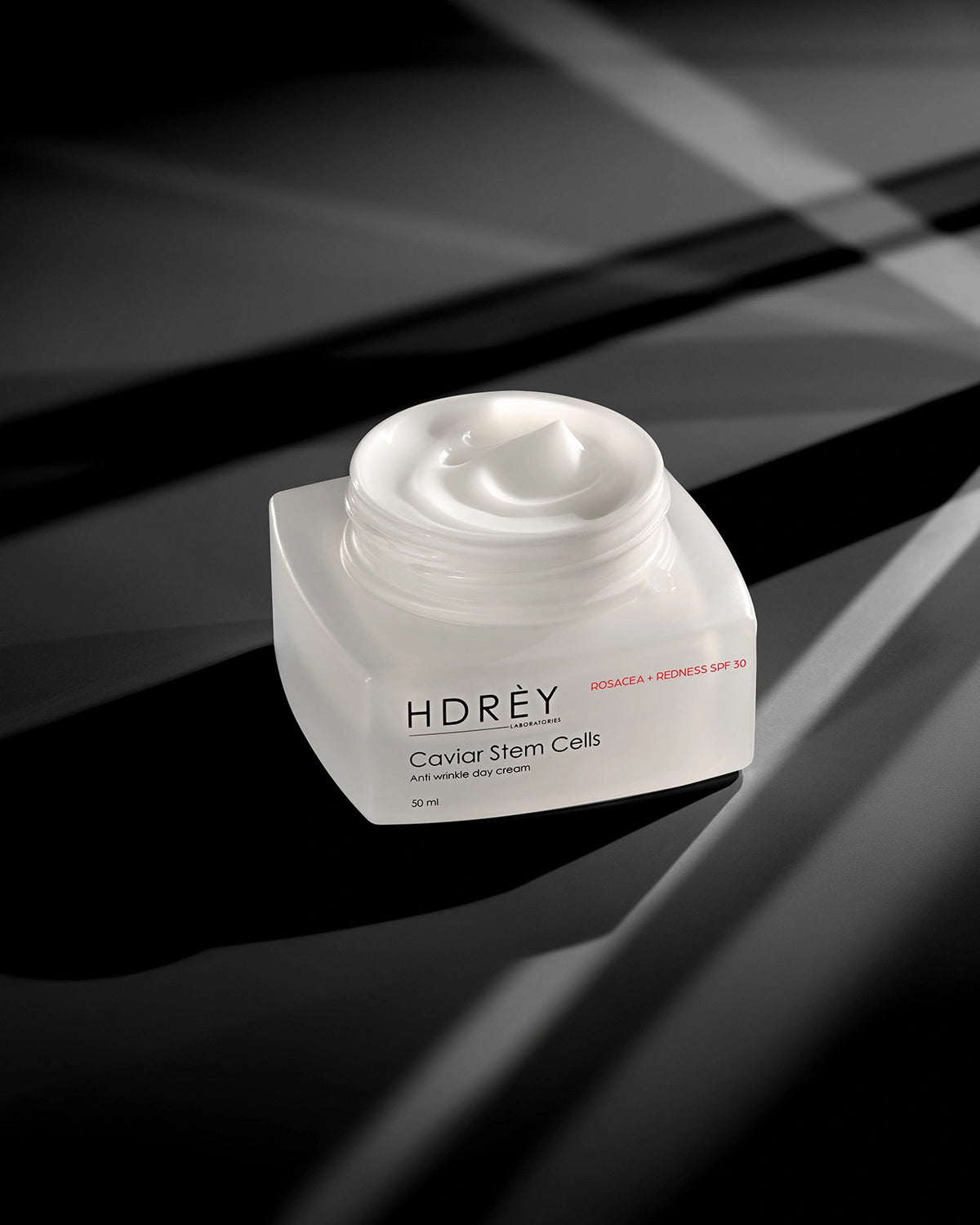 Regenerująco-odżywczy krem na dzień z SPF 30 do skóry z trądzikiem różowatym i zaczerwienieniami 50 ml
