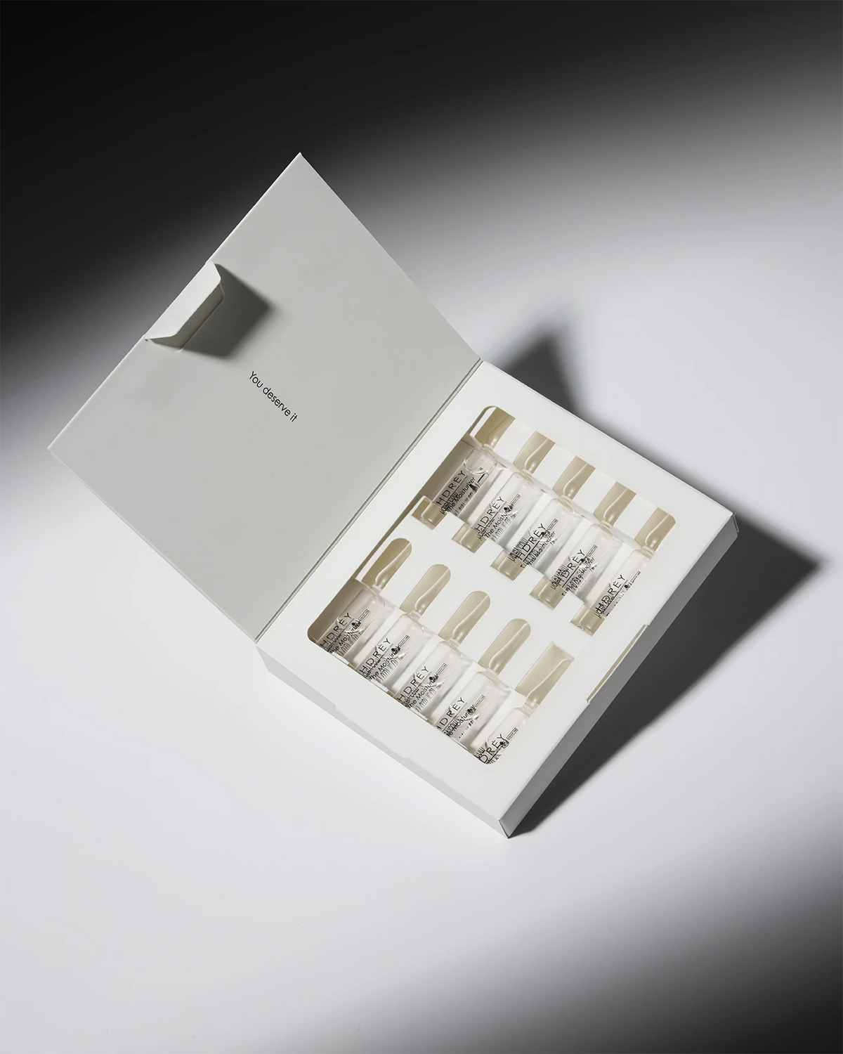 Moisturizing and Regenerating Kit with Cryotherapy Effect + The Moisturizer Ampoules